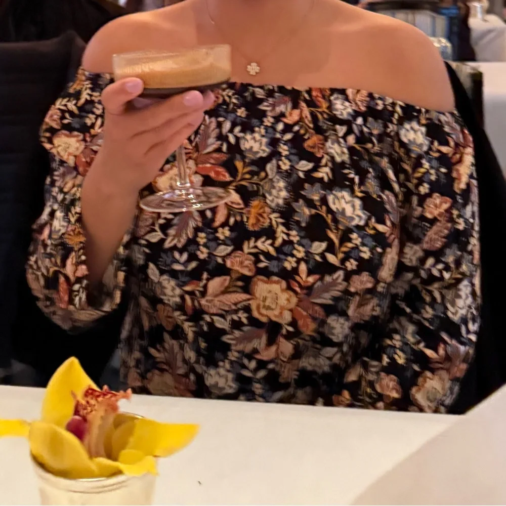 Vince Camuto Off-the-shoulder shirt - Picture 6 of 6